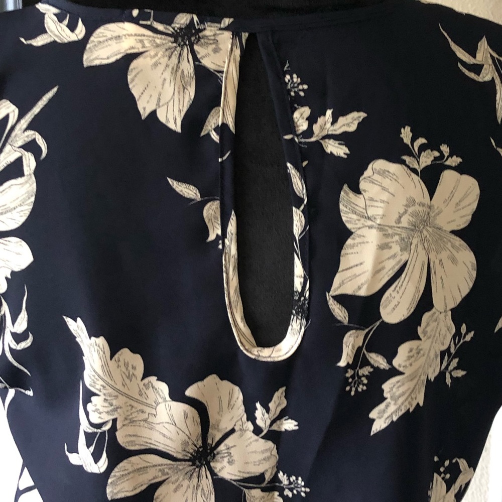 Navy blue with cream colored flowers dress. Size S. - Picture 6 of 12